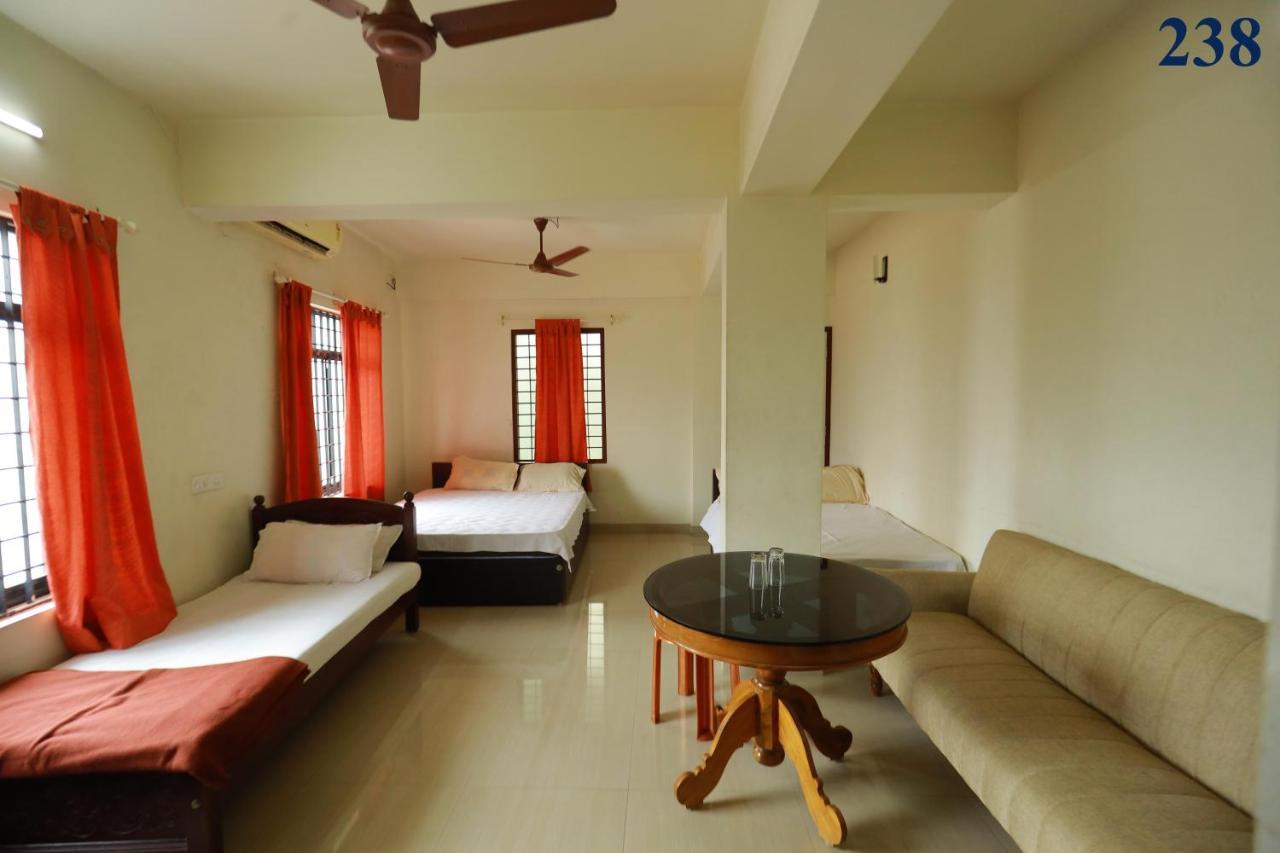 Arackal Tourist Home Tripunithura Exteriör bild