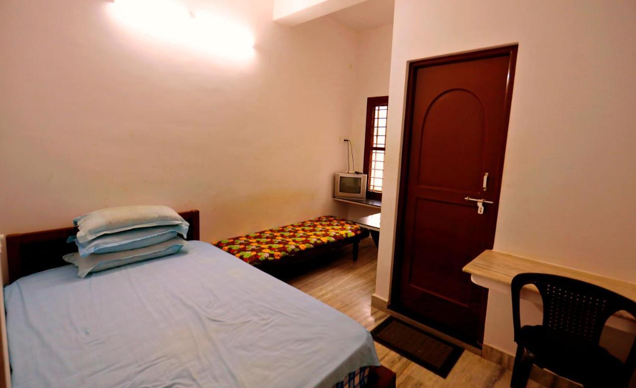Arackal Tourist Home Tripunithura Exteriör bild