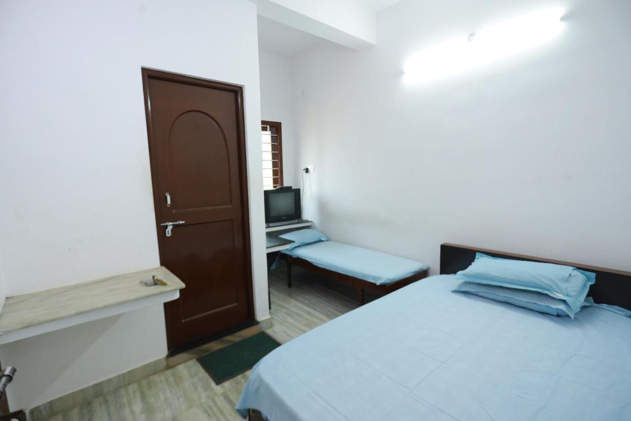 Arackal Tourist Home Tripunithura Exteriör bild