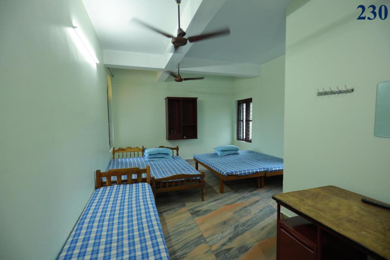 Arackal Tourist Home Tripunithura Exteriör bild