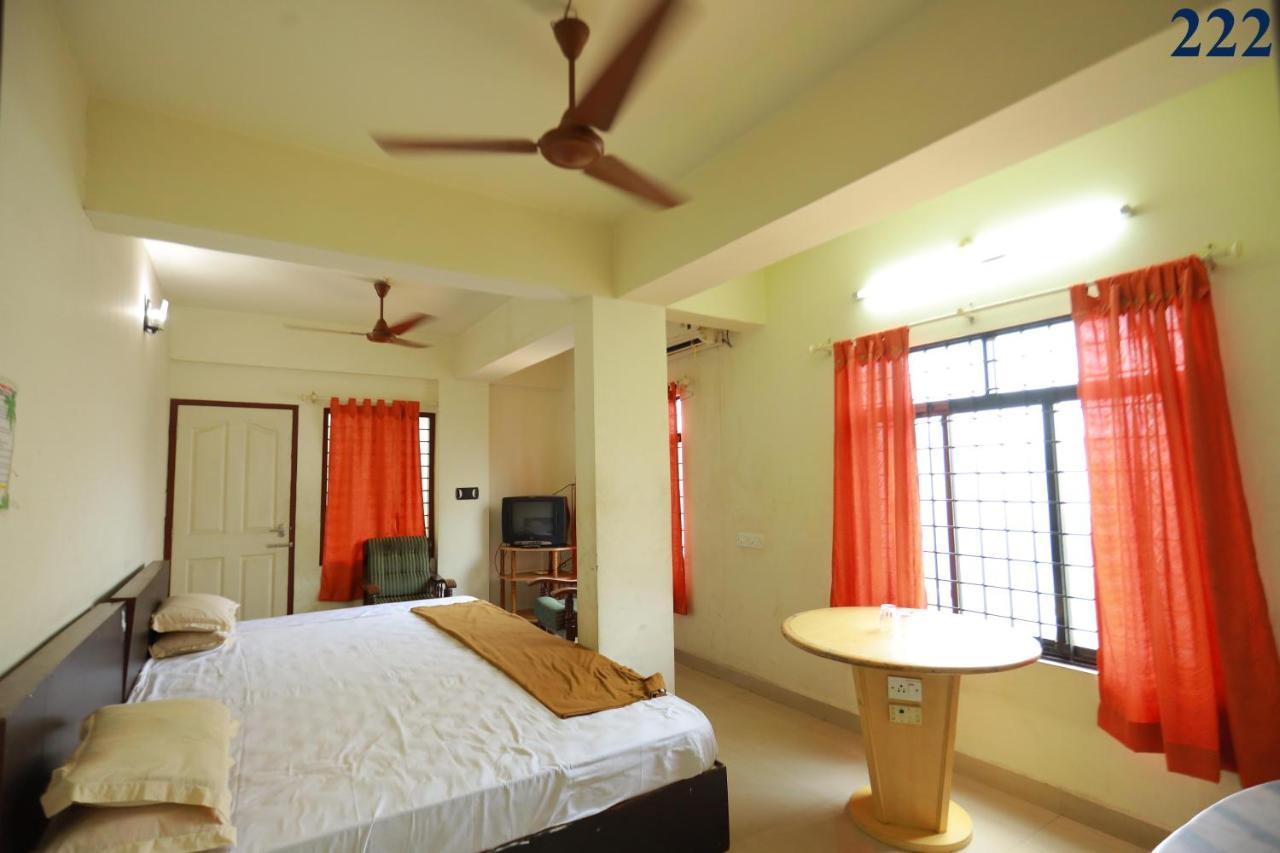 Arackal Tourist Home Tripunithura Exteriör bild