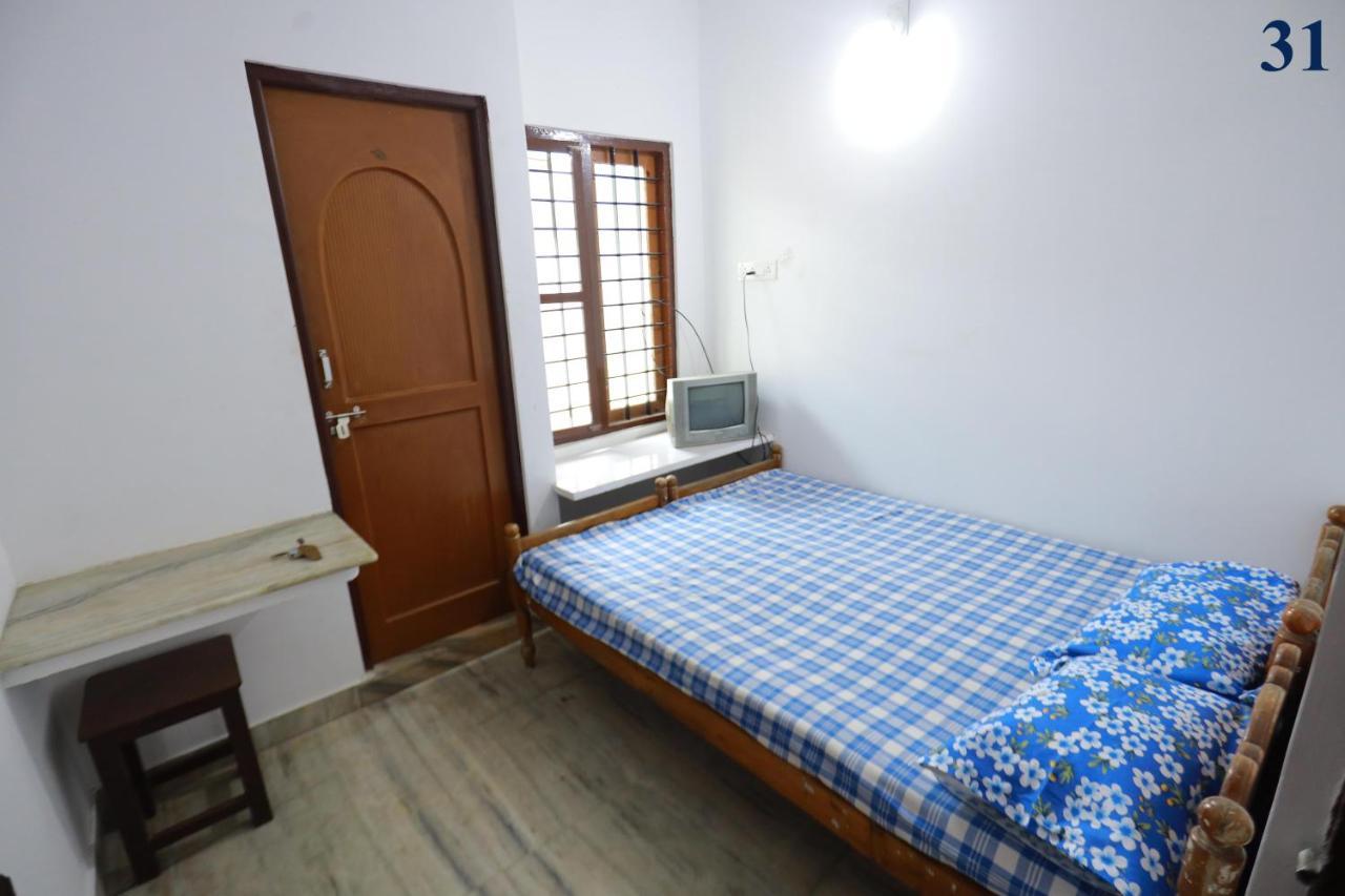 Arackal Tourist Home Tripunithura Exteriör bild