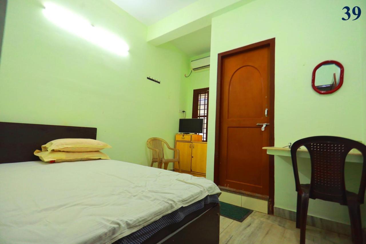 Arackal Tourist Home Tripunithura Exteriör bild